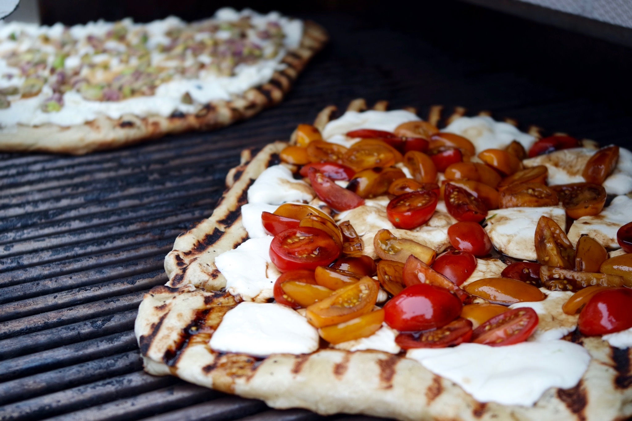 Grilled Pizza - Mozzarella, Tomatoes, Balsamic